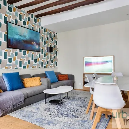 Urban Flat 70 - Authentic 3bdr Parisian Flat Lägenhet *