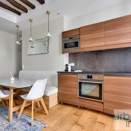 Urban Flat 70 - Authentic 3bdr Parisian Flat Lägenhet