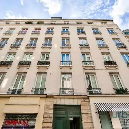 Urban Flat 70 - Authentic 3bdr Parisian Flat Apartment