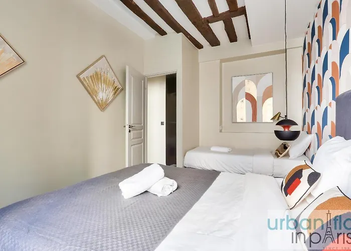 Urban Flat 70 - Authentic 3bdr Parisian Flat Apartment *