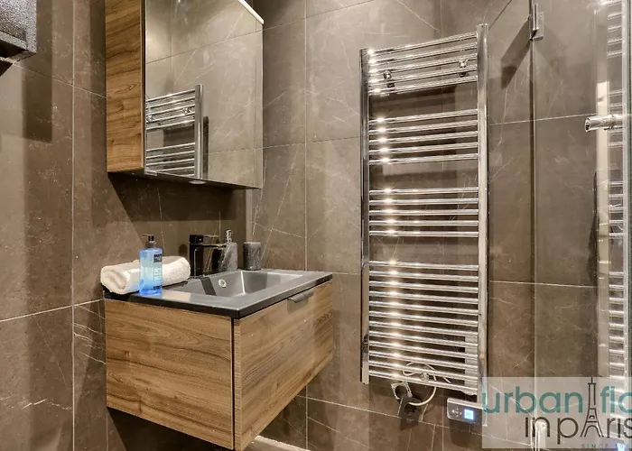 Apartment Urban Flat 70 - Authentic 3bdr Parisian Flat Paris