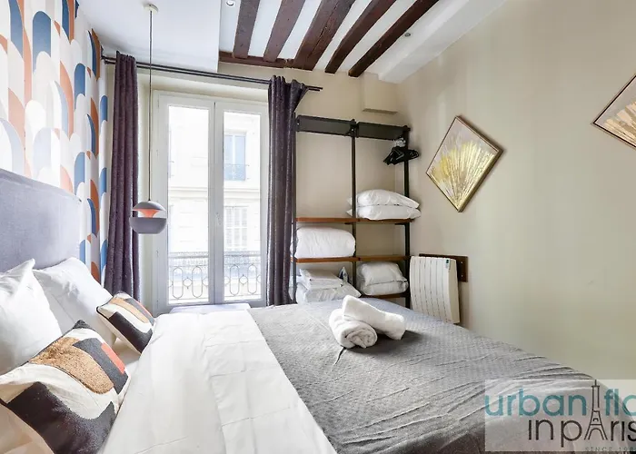 Urban Flat 70 - Authentic 3bdr Parisian Flat Paris