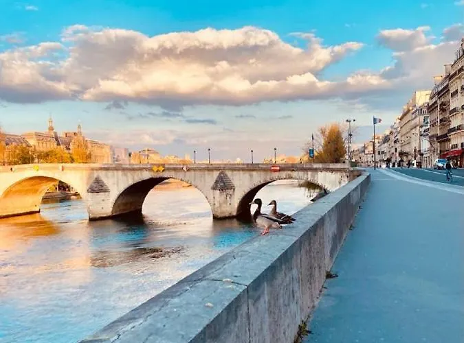 Apartment Urban Flat 70 - Authentic 3bdr Parisian Flat Paris