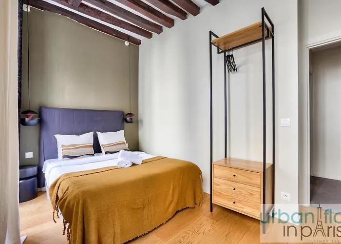 Urban Flat 70 - Authentic 3bdr Parisian Flat Apartment
