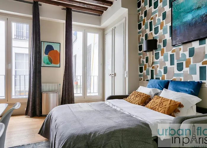 Urban Flat 70 - Authentic 3bdr Parisian Flat Apartment *