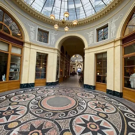 Urban Flat 70 - Authentic 3bdr Parisian Flat 巴黎