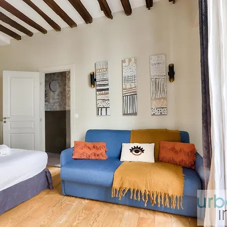 Urban Flat 70 - Authentic 3bdr Parisian Flat *