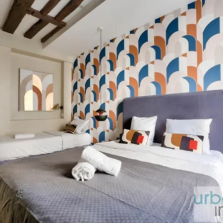 Urban Flat 70 - Authentic 3bdr Parisian Flat *