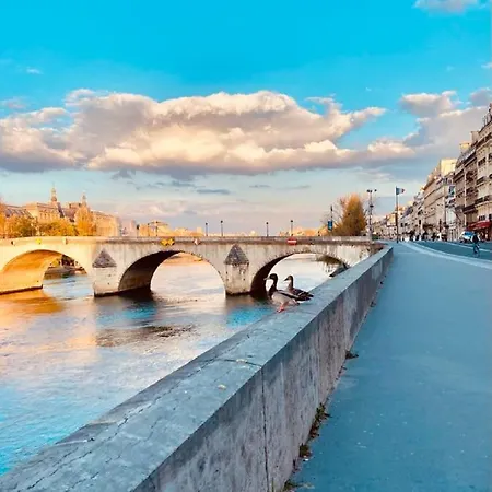 公寓 Urban Flat 70 - Authentic 3bdr Parisian Flat 巴黎