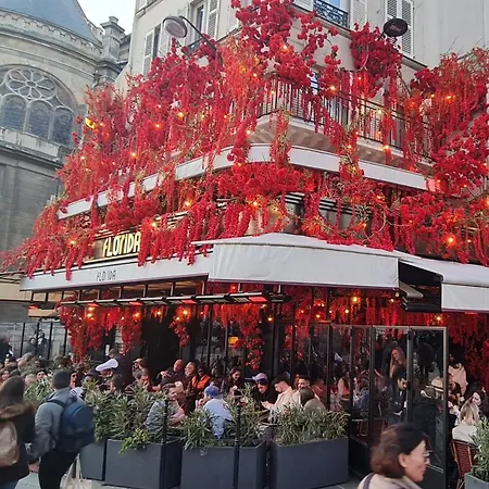 Urban Flat 70 - Authentic 3bdr Parisian Flat 公寓